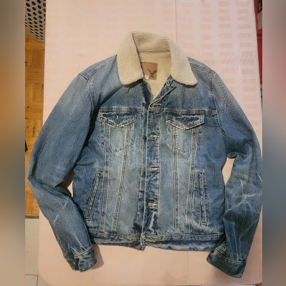 American Eagle Outfitters Jackets & Blazers - American Eagle Sherpa Lined Denim Jacket